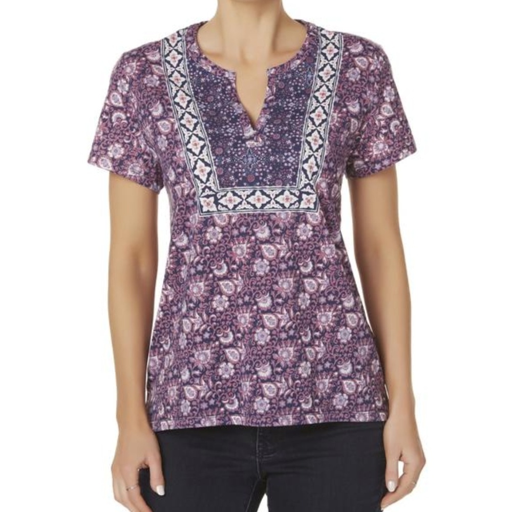 size XL, split neck top, new condition, pretty floral 🌸 design